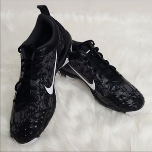 Nike women’s baseball cleat